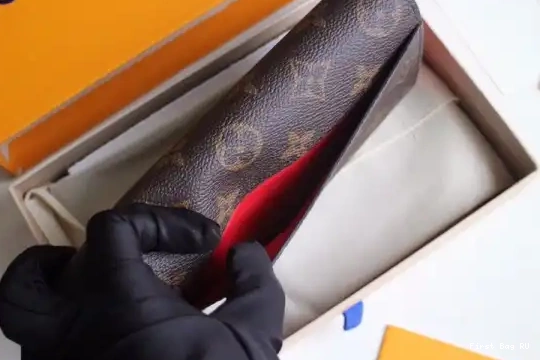Firstbag SARAH VUITTON LOUIS WALLET 0609